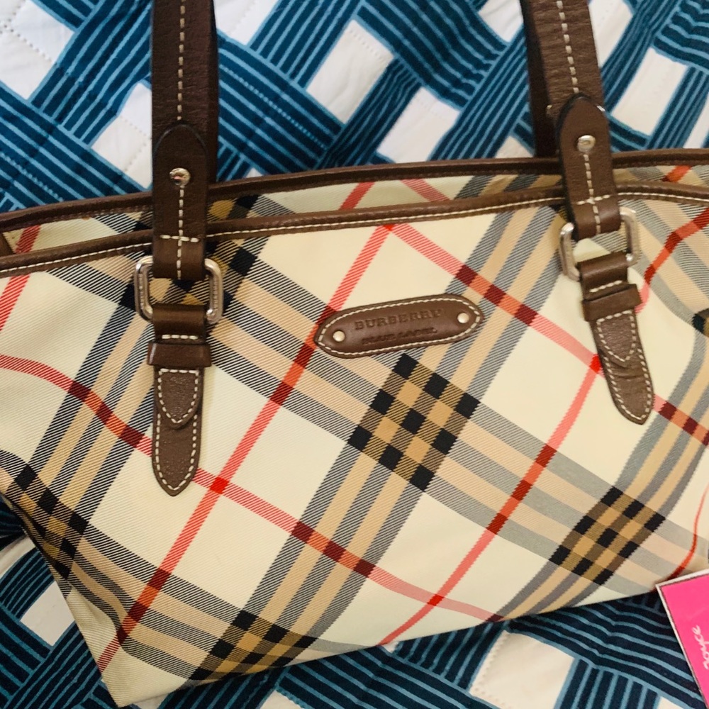 ❌❌❌𝑆𝑂𝐿𝐷❌❌❌100% Authentic Pre-owned Burberry Shoulder bag